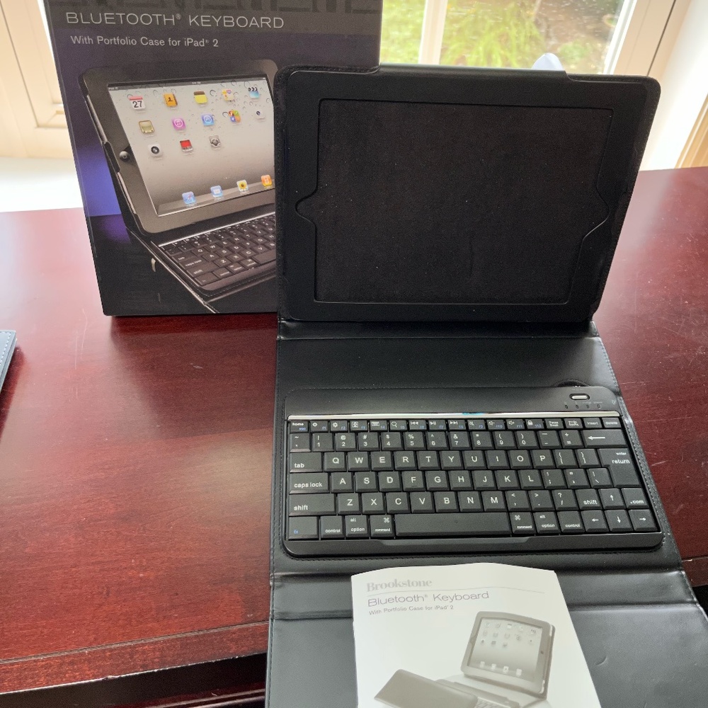 Black Brookstone Bluetooth Keyboard with Portfolio Case for IPAD 2